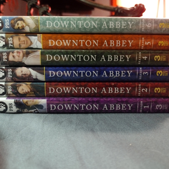 Downton Abbey's complete series - Picture 2 of 3